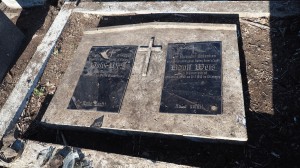 20 Červnové čištění náhrobků na hřbitově ve Svatoboru   